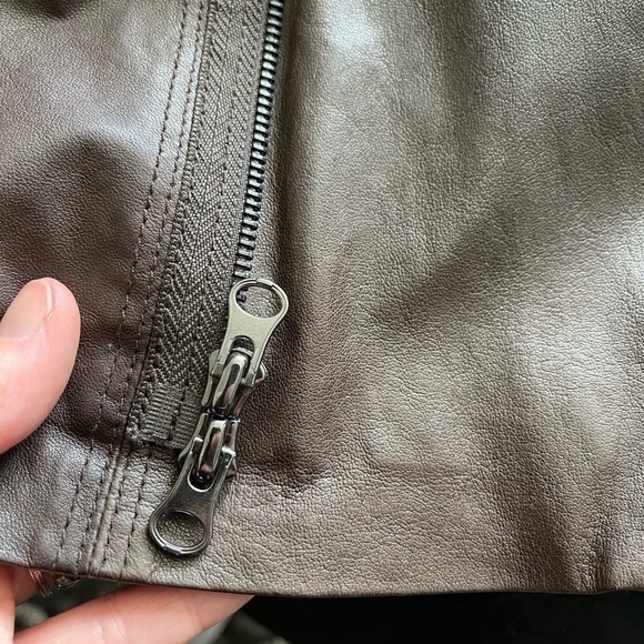 VINCE Lamb Leather Colorblock Moto Jacket - Picture 9 of 12